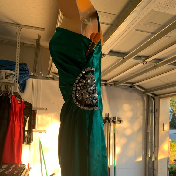 Dress - Picture 2 of 4